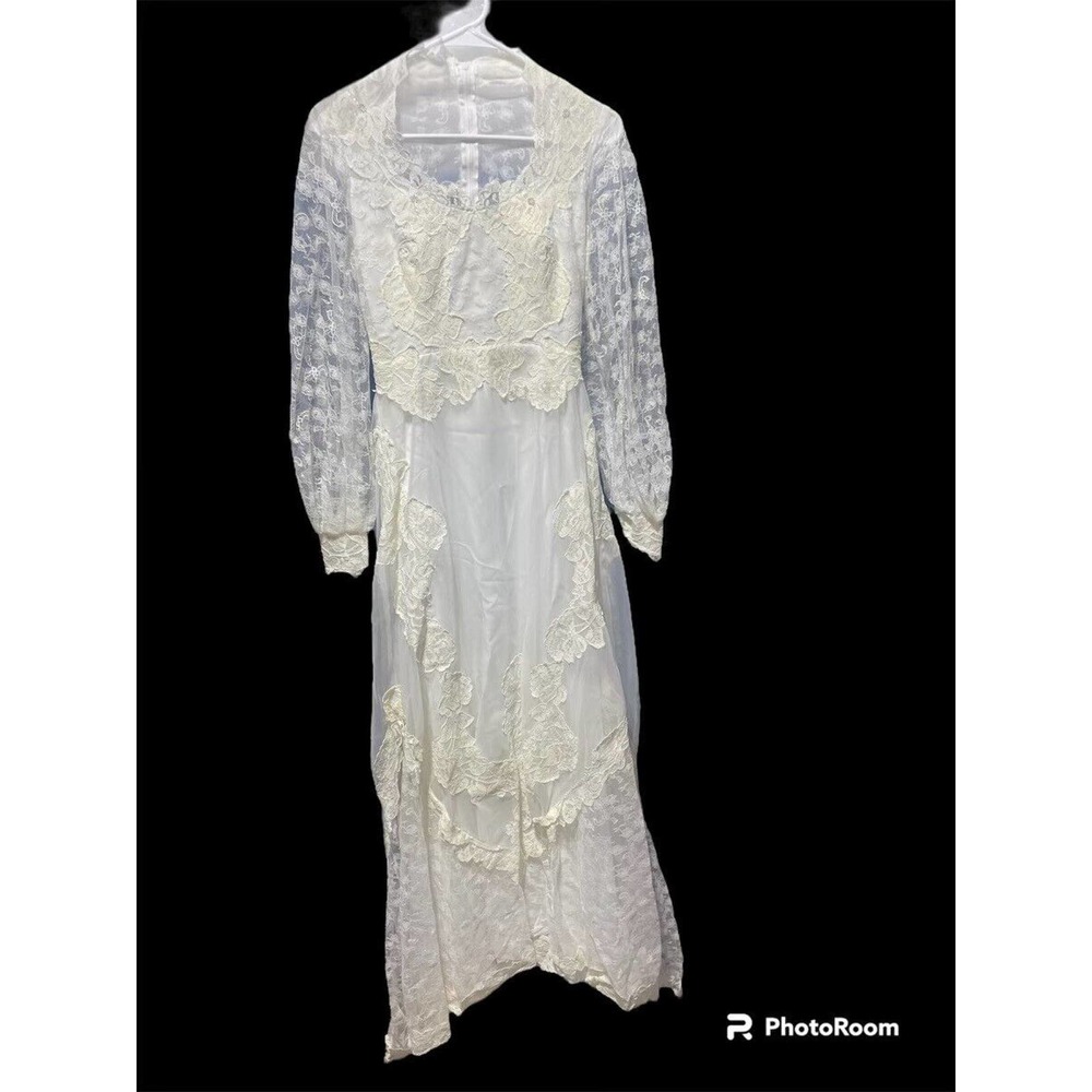 Gorgeous Vintage Wedding Dress With Hat with discoloration on it - Picture 1 of 9